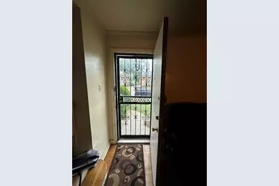 9742 S Hoxie Avenue, Chicago, IL 60617 - Photo 2