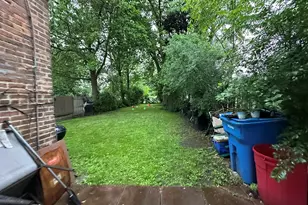 9742 S Hoxie Ave, Chicago, IL 60617 - Photo 8