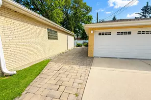 915 N Northwest Hwy, Park Ridge, IL 60068 - Photo 12