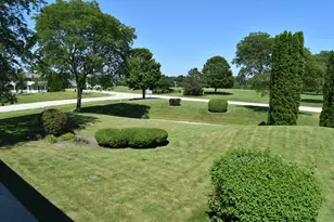 34228 N Birch Ln, Gurnee, IL 60031 - Photo 2