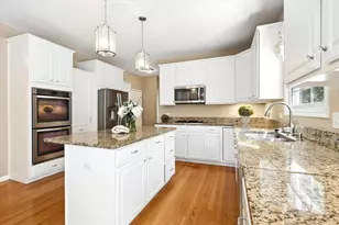 8709 Shade Tree Cir, Crystal Lake, IL 60014 - Photo 12