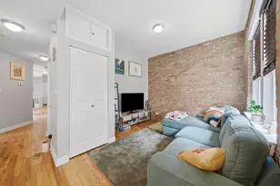 3358 W Hutchinson St, Chicago, IL 60618 - Photo 6