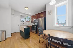 3358 W Hutchinson St, Chicago, IL 60618 - Photo 8