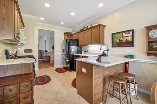 16530 Grandwood Lake Dr, Crest Hill, IL 60403 - Photo 10