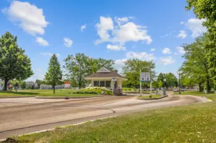 16530 Grandwood Lake Dr, Crest Hill, IL 60403 - Photo 34