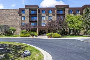 2100 Valencia Dr, Northbrook, IL 60062 - Photo 1