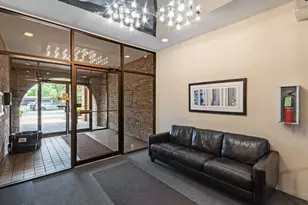 2100 Valencia Dr, Northbrook, IL 60062 - Photo 30