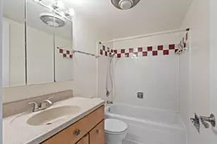 2100 Valencia Dr, Northbrook, IL 60062 - Photo 20