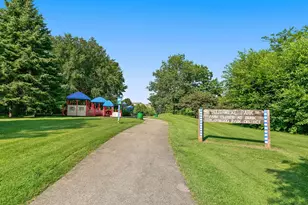 142 Southwicke Dr, Streamwood, IL 60107 - Photo 22