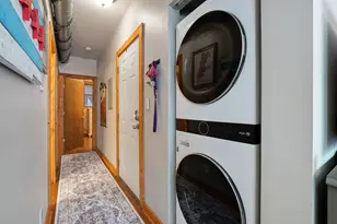 1255 W Roscoe St, Chicago, IL 60657 - Photo 10