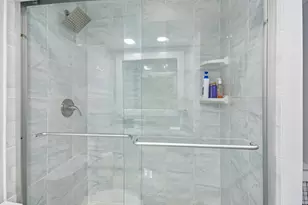 260 E Chestnut St, Chicago, IL 60611 - Photo 16