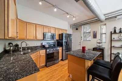 1025 W Balmoral Avenue #2B, Chicago, IL 60640 - Photo 8