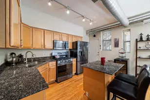 1025 W Balmoral Ave, Chicago, IL 60640 - Photo 8