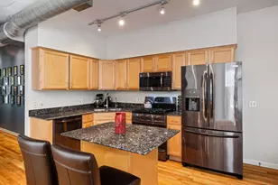 1025 W Balmoral Ave, Chicago, IL 60640 - Photo 6