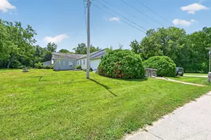 2067 Shaw Rd, Amboy, IL 61310 - Photo 36