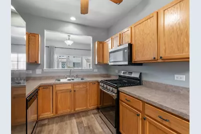 798 County Line Road #798, Aurora, IL 60502 - Photo 2