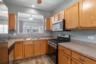 798 County Line Rd, Aurora, IL 60502 - Photo 2