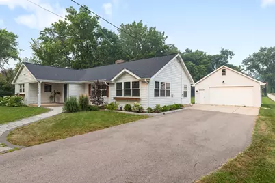1629 N Summit Street, Wheaton, IL 60187 - Photo 2