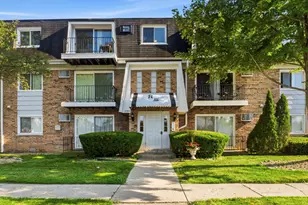 10304 Ridgeland Ave, Chicago Ridge, IL 60415 - Photo 1