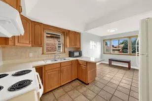 6354 S Austin Ave, Chicago, IL 60638 - Photo 12