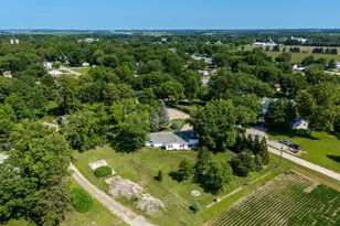 908 5th St, Erie, IL 61250 - Photo 30