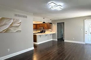 6652 Fernwood Dr, Lisle, IL 60532 - Photo 6