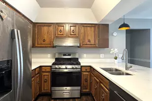 6652 Fernwood Dr, Lisle, IL 60532 - Photo 10