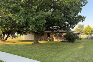 694 N Elm St, Herscher, IL 60941 - Photo 2