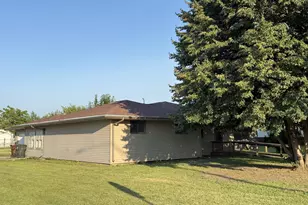 694 N Elm St, Herscher, IL 60941 - Photo 20