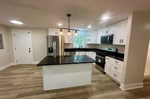 1707 Winthrop Ln, Schaumburg, IL 60193 - Photo 6