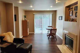 159 Saratoga Ct, Vernon Hills, IL 60061 - Photo 6