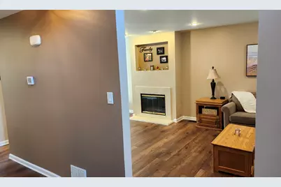 159 Saratoga Court, Vernon Hills, IL 60061 - Photo 4
