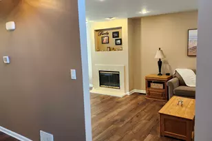 159 Saratoga Ct, Vernon Hills, IL 60061 - Photo 4