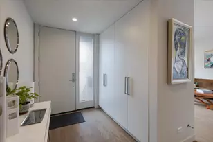 559 E 50th St, Chicago, IL 60615 - Photo 8