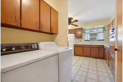 816 Delphia Avenue, Elk Grove Village, IL 60007 - Photo 10