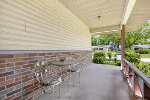 816 Delphia Ave, Elk Grove Village, IL 60007 - Photo 2