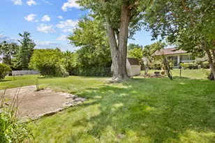 816 Delphia Ave, Elk Grove Village, IL 60007 - Photo 20