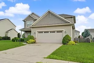 304 Preston St, Savoy, IL 61874 - Photo 2
