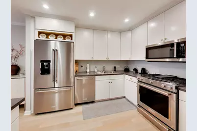 1107 Greenleaf Avenue #2I, Wilmette, IL 60091 - Photo 8