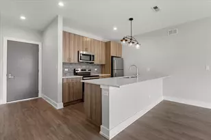 2111 S Halsted St, Chicago, IL 60608 - Photo 2