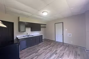 17 Indiana St, Danville, IL 61832 - Photo 4