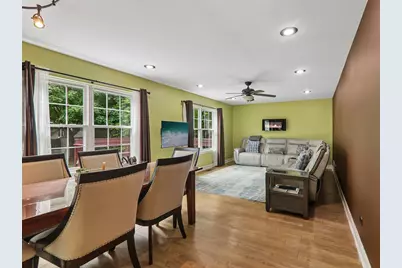 341 Dorchester Lane, Grayslake, IL 60030 - Photo 8