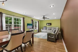 341 Dorchester Ln, Grayslake, IL 60030 - Photo 8
