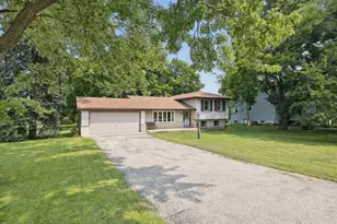 4415 Yender Ave, Lisle, IL 60532 - Photo 4