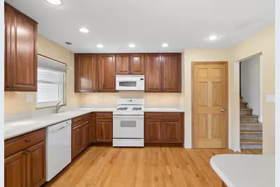 4415 Yender Avenue, Lisle, IL 60532 - Photo 8