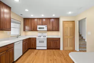 4415 Yender Ave, Lisle, IL 60532 - Photo 8