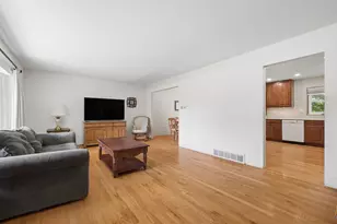 4415 Yender Ave, Lisle, IL 60532 - Photo 6