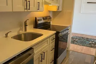 3930 N Pine Grove Ave, Chicago, IL 60613 - Photo 10