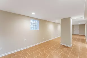 7526 S Honore St, Chicago, IL 60620 - Photo 16