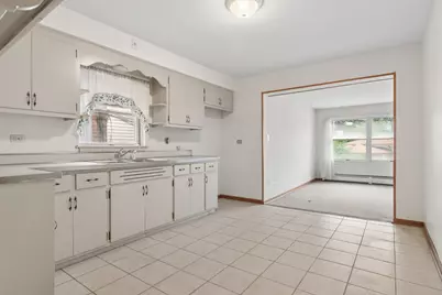 8254 W Forest Preserve Avenue, Chicago, IL 60634 - Photo 12